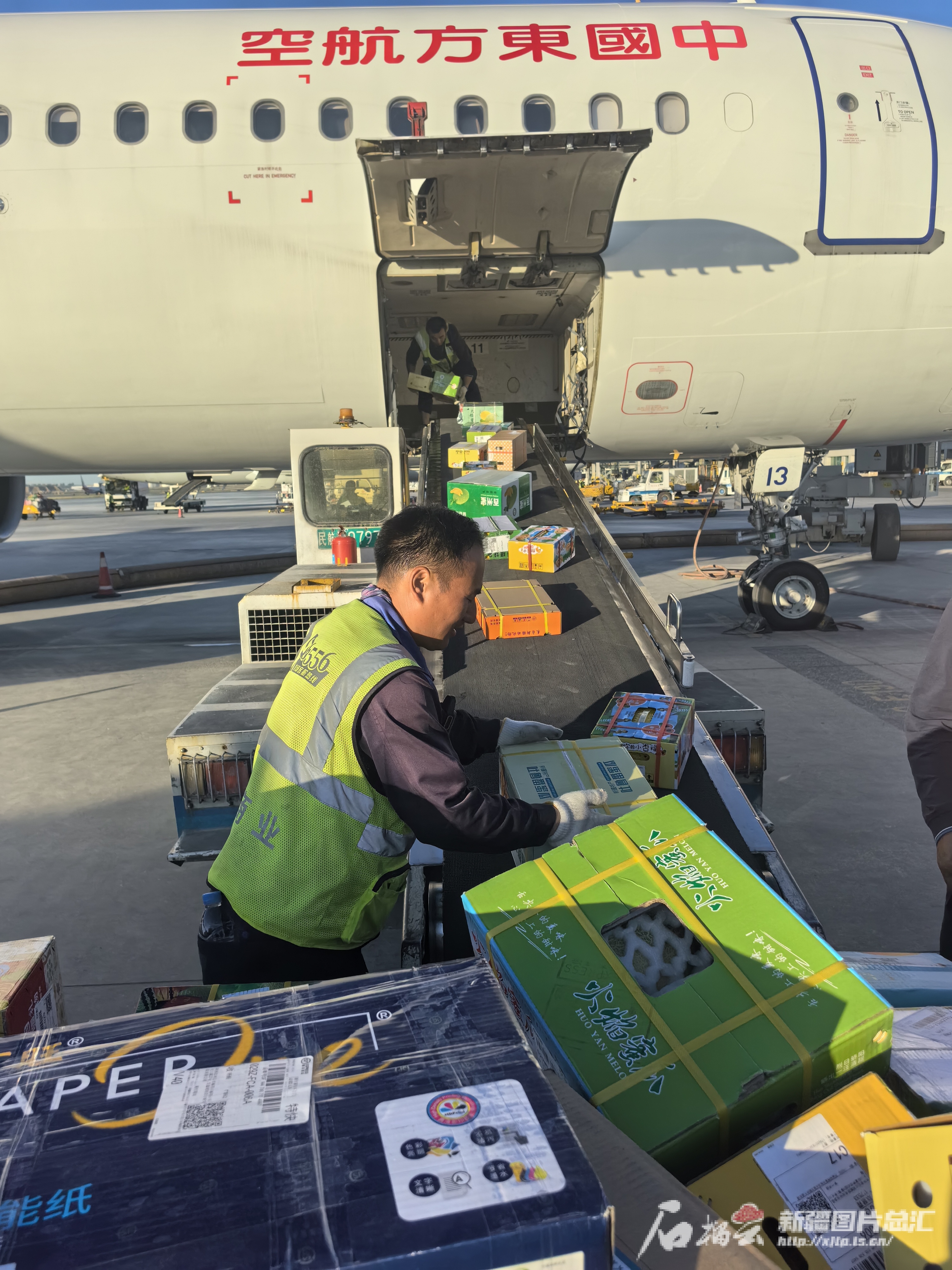 乌鲁木齐国际机场单日货邮吞吐量突破800吨(图1)