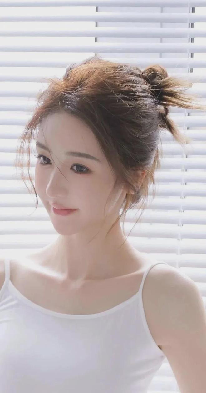 中国三级黄色片18岁美女全体逼MBA智库(图1)