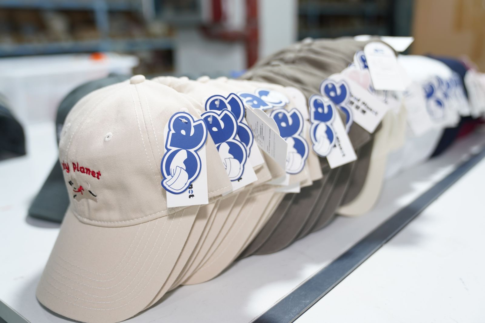 一顶帽子的“西部突围”拼多多让商家在“头等大事”上挖出金矿(图1)